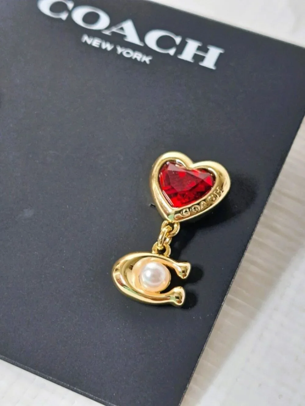 Coach Signature Red/Gold/Pearl Heart Drop Earrings NWT - Picture 5 of 9